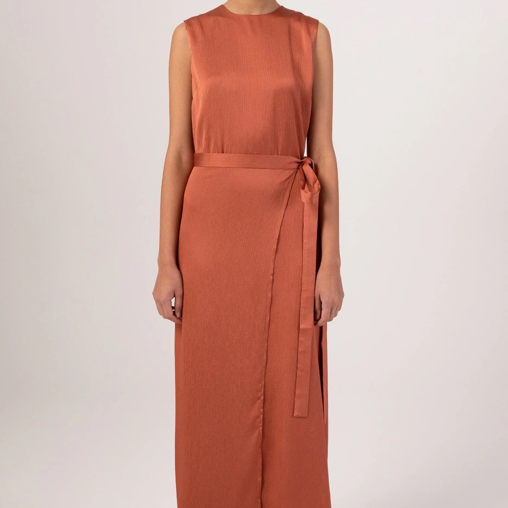 Maxi Veiled dress with a skirt